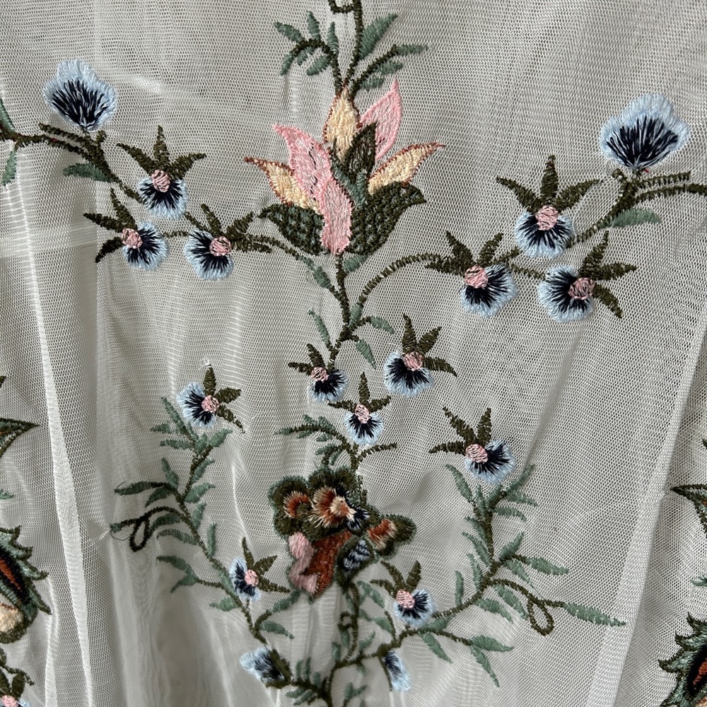 Sheer floral top - Picture 4 of 7